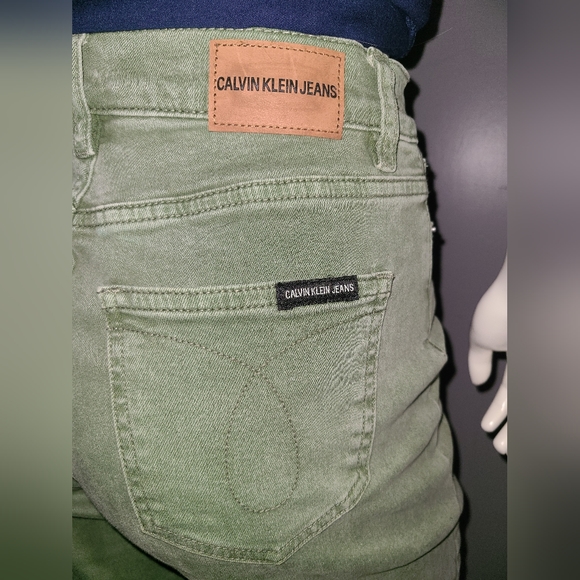 Calvin Klein Jeans Button Fly Cropped Olive Denim - Picture 4 of 10